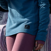 closeup of the blue Cloudripper Half Zip Grid Fleece Pullover