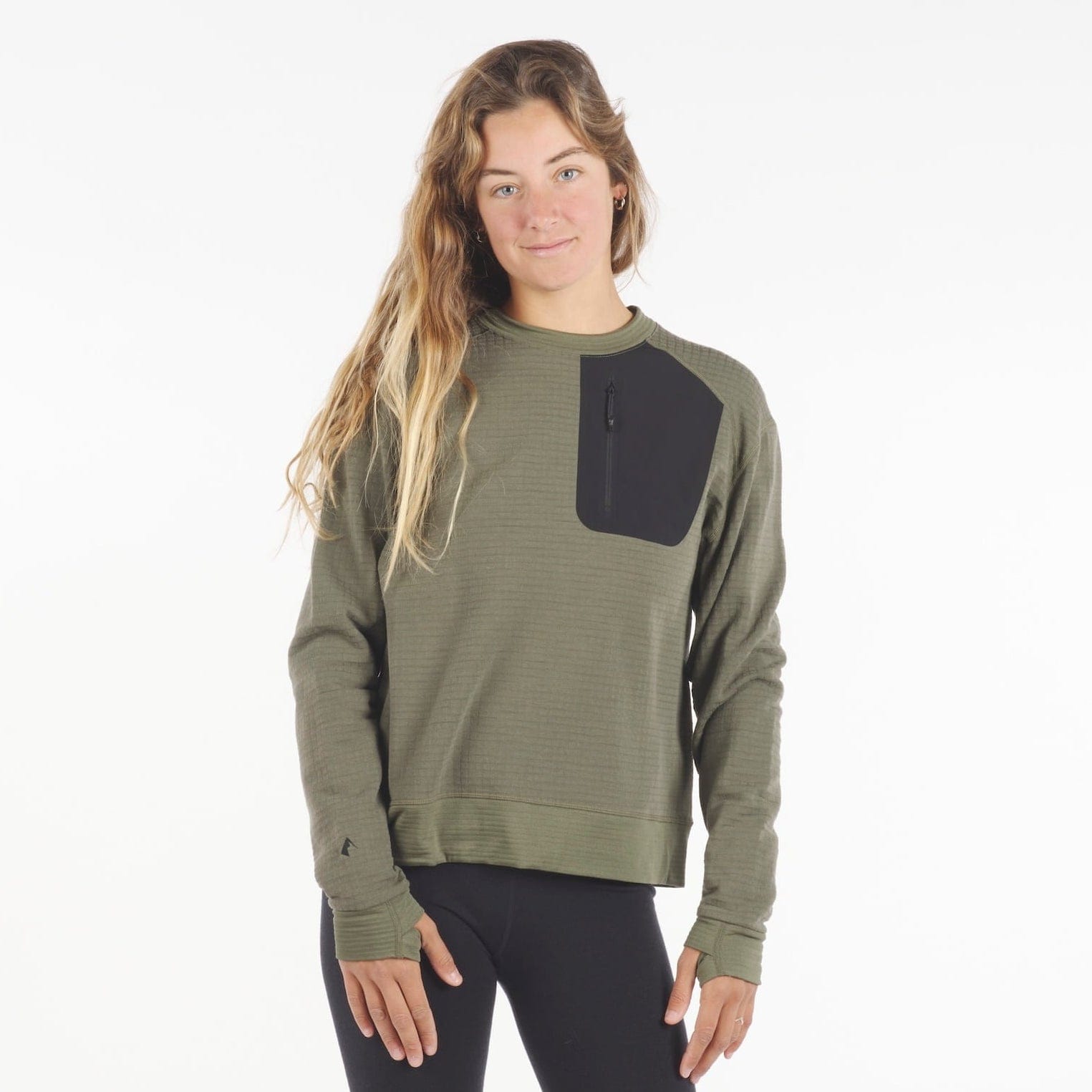 woman wearing a Cloudripper Crew Neck Pullover in green